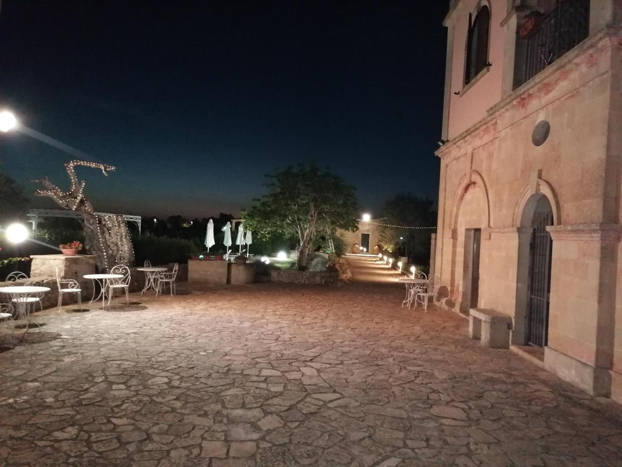 Tenuta Pigliano Hotel Bagnolo del Salento ภายนอก รูปภาพ